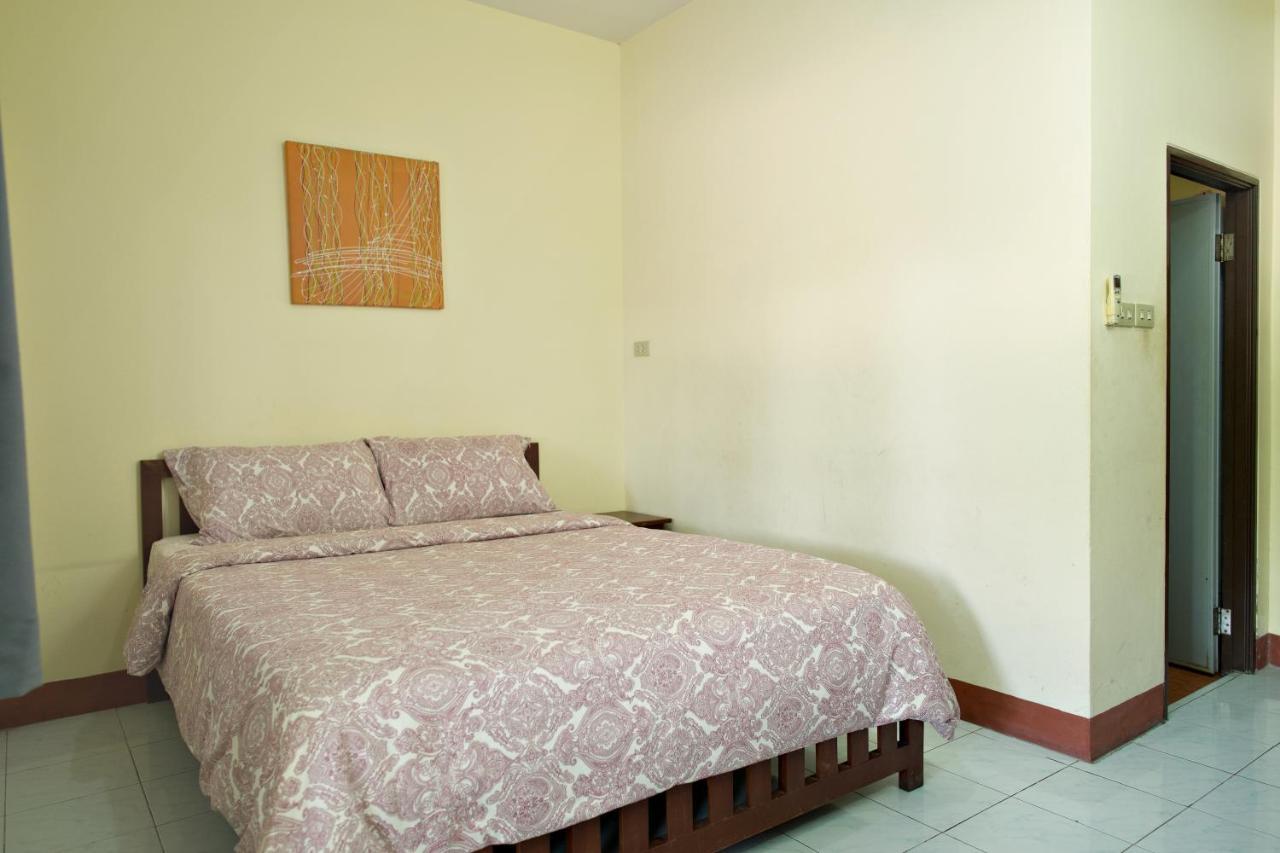 Deejai Hotel Si Racha Exterior photo