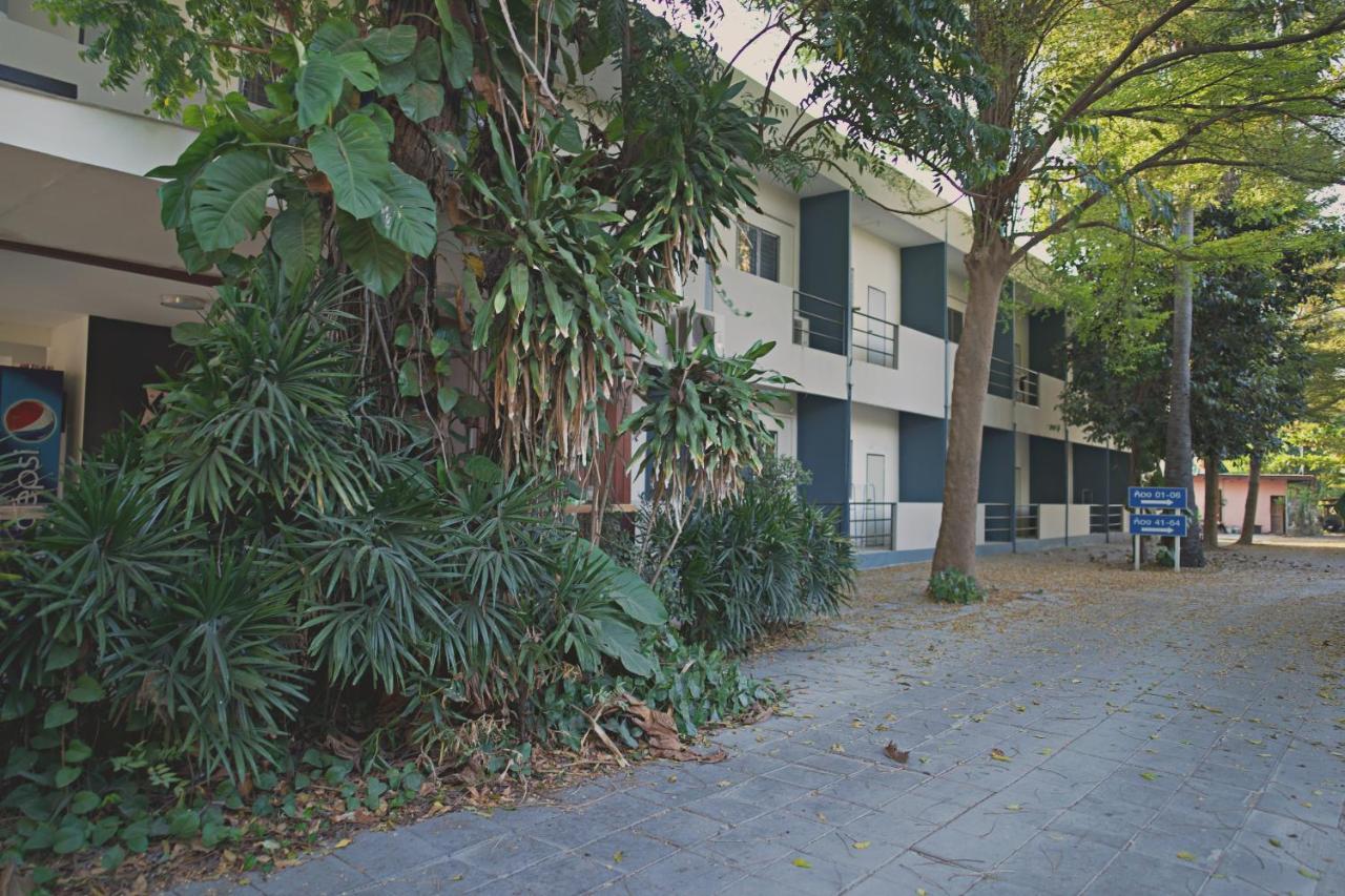 Deejai Hotel Si Racha Exterior photo