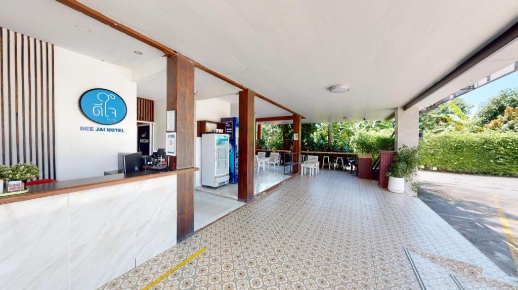 Deejai Hotel Si Racha Exterior photo