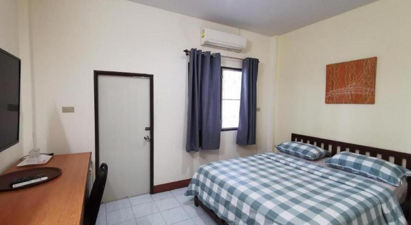 Deejai Hotel Si Racha Exterior photo
