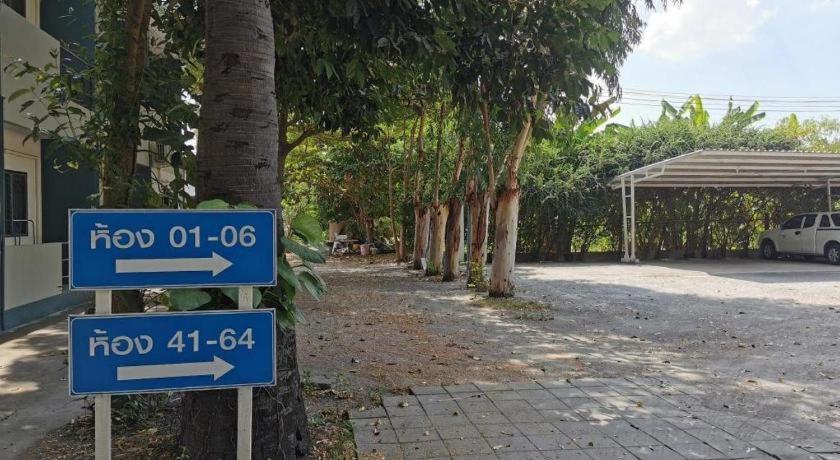 Deejai Hotel Si Racha Exterior photo
